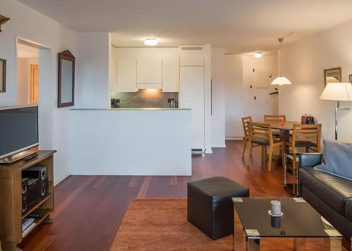 Primavera - 2.5 Zimmerwohnung, 52qm, Max 4 Pers, Schwimmbad/sauna Appartement Flims